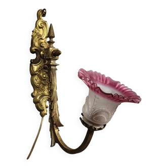 Antique wall sconce in finely chiseled bronze