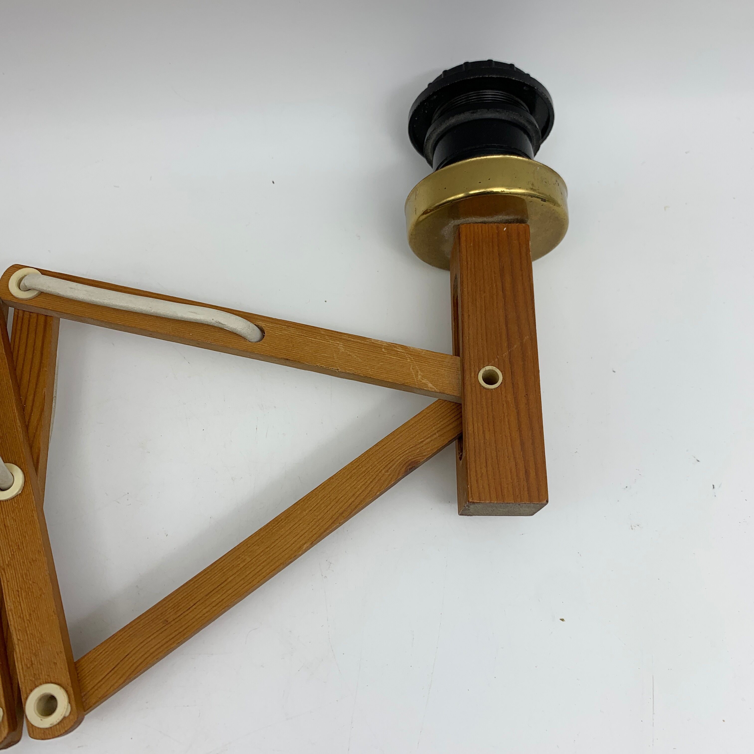 Extendable accordion wall lamp Scandinavian style in wood