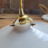 Duo of suspensions in white opaline