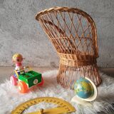Fauteuil en osier pour enfant style emmanuelle