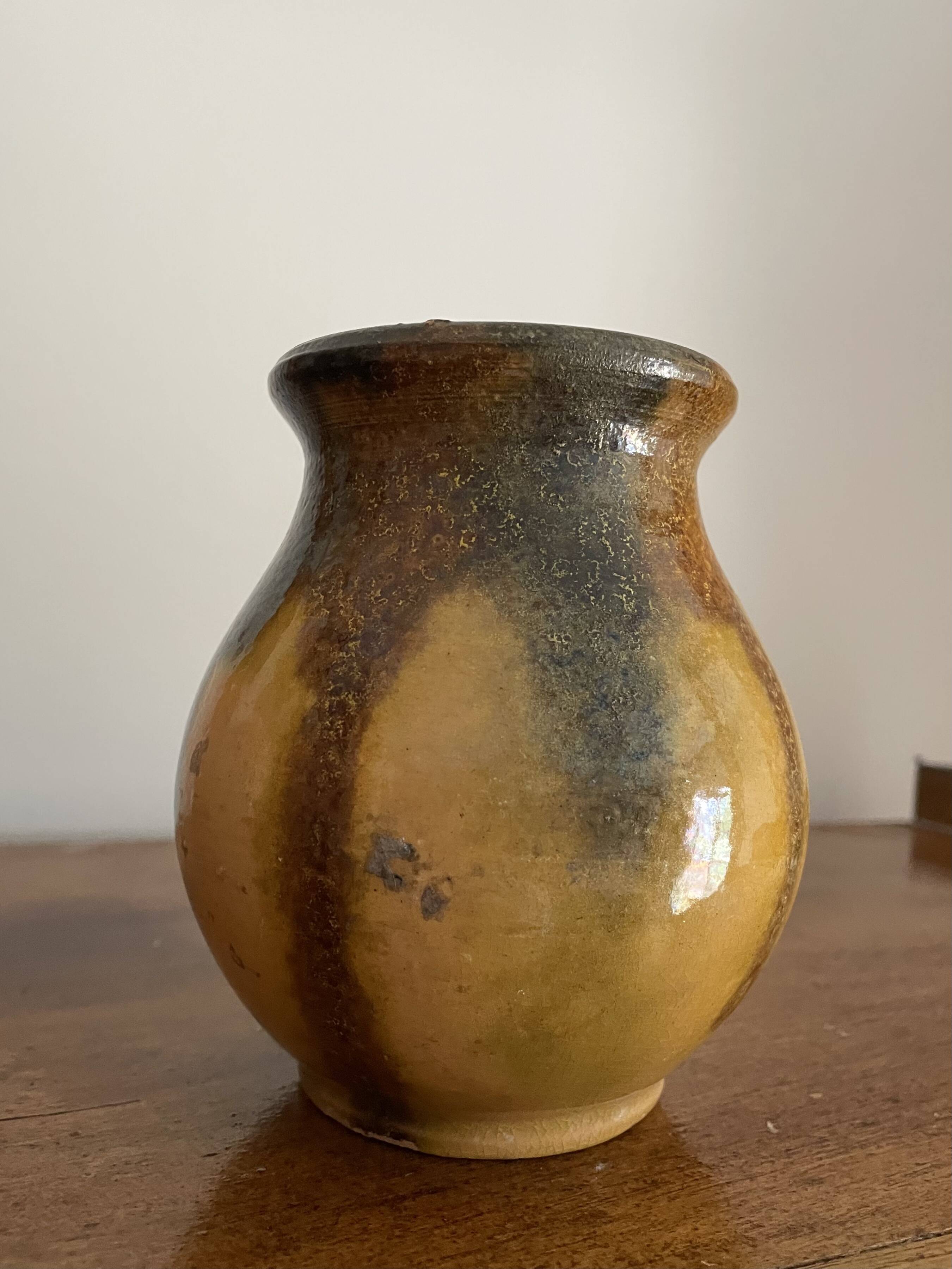 Lot d’une cruche et 2 petits vases