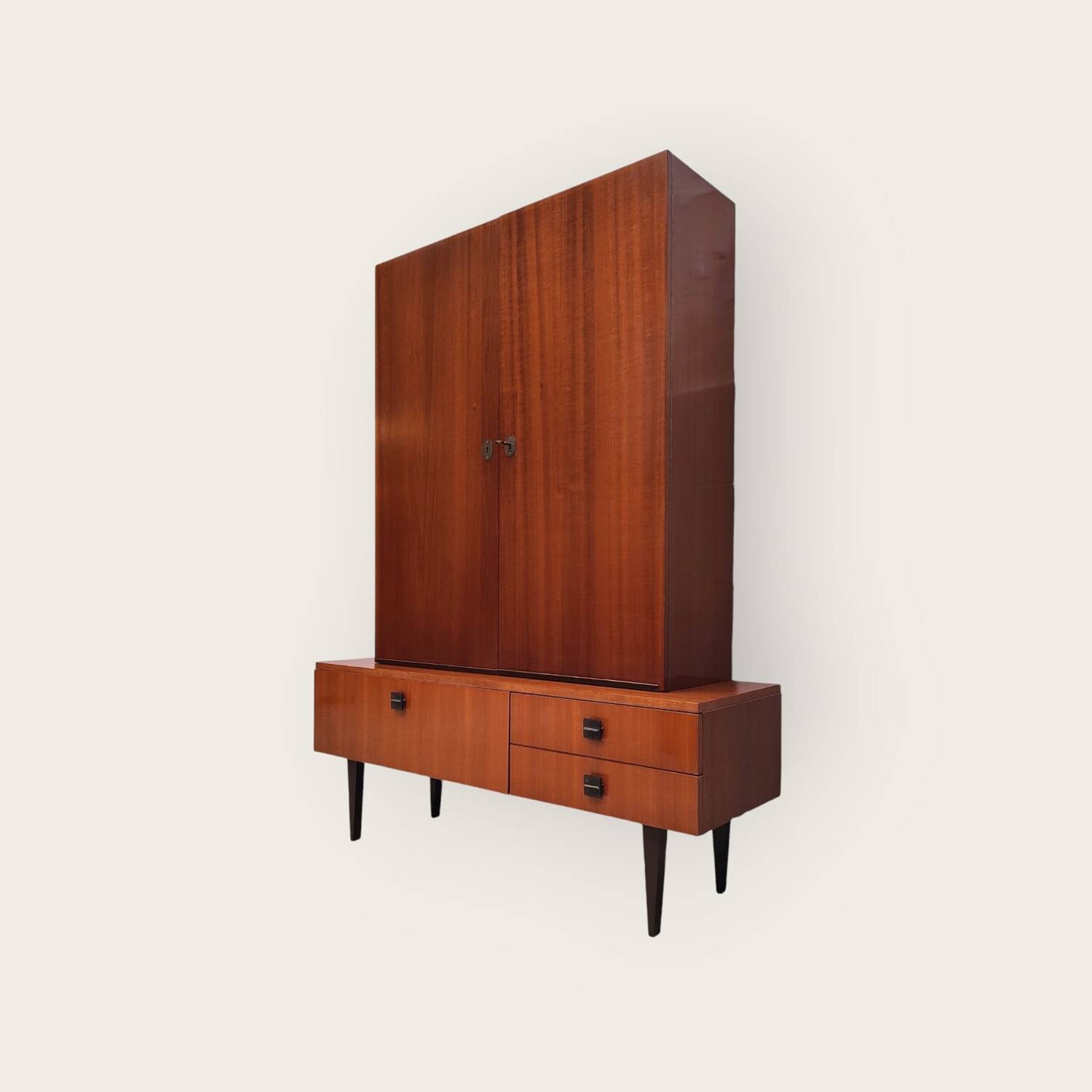 Teak veneer sideboard, mid-20th century