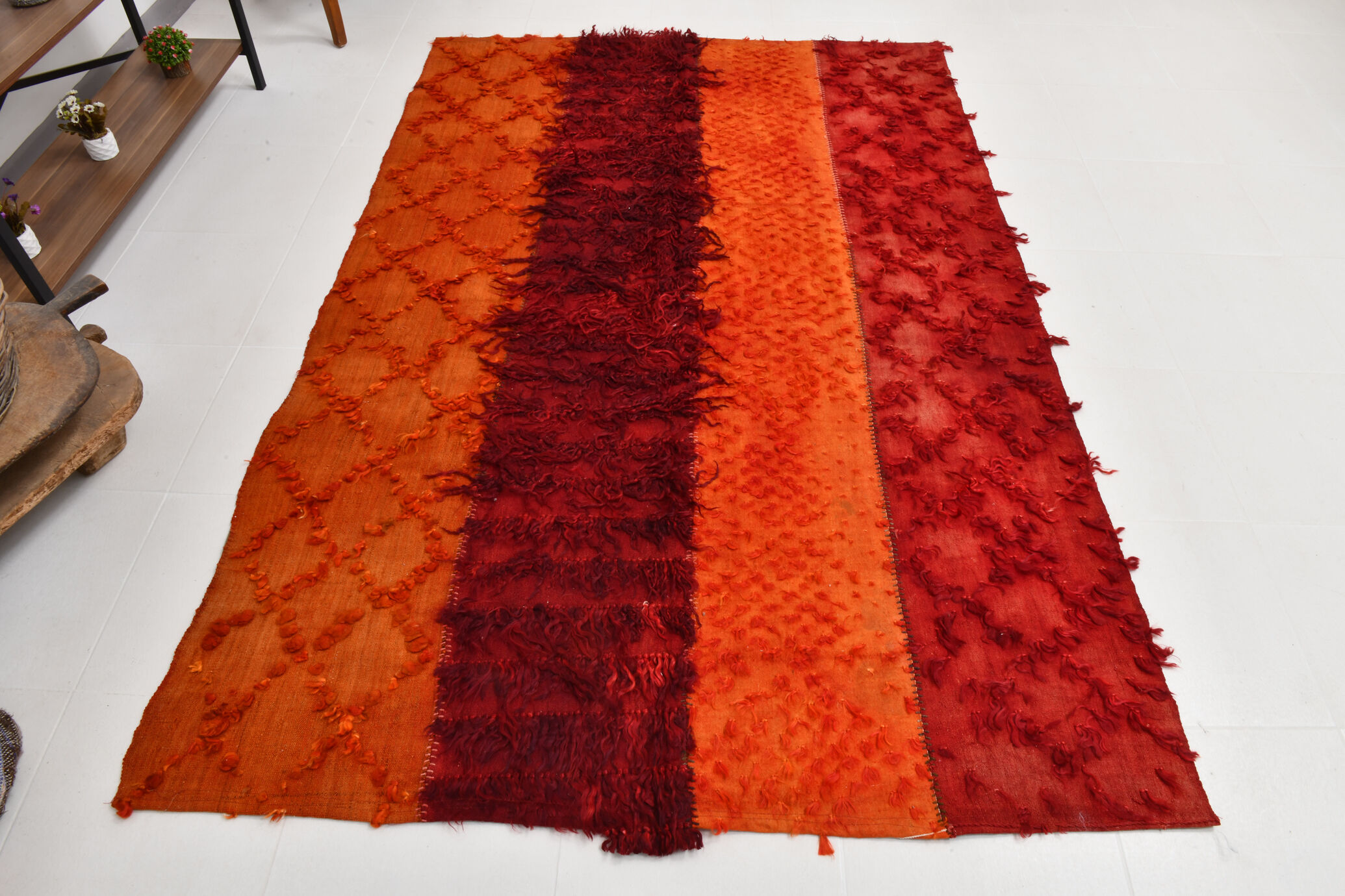 Red & orange tones vintage rug, 163x240 cm