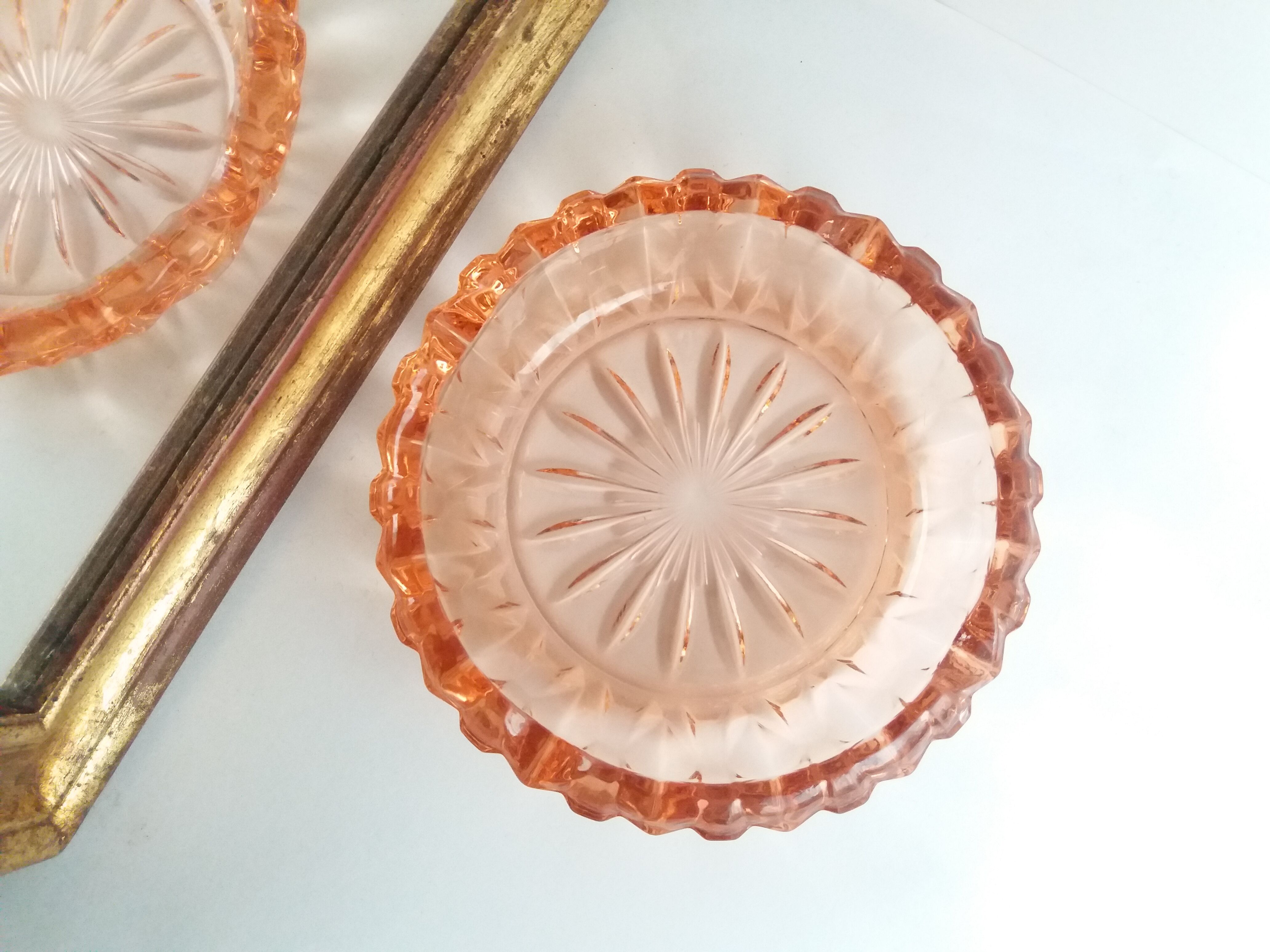 Pink chiseled glass catchall