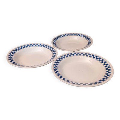 Trio d’assiettes creuses en Faïence ‘’Oxford – Brazil’’ Motif Damier bleu