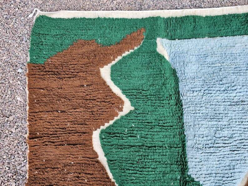 Medium wool rug size 100 x 200 cm