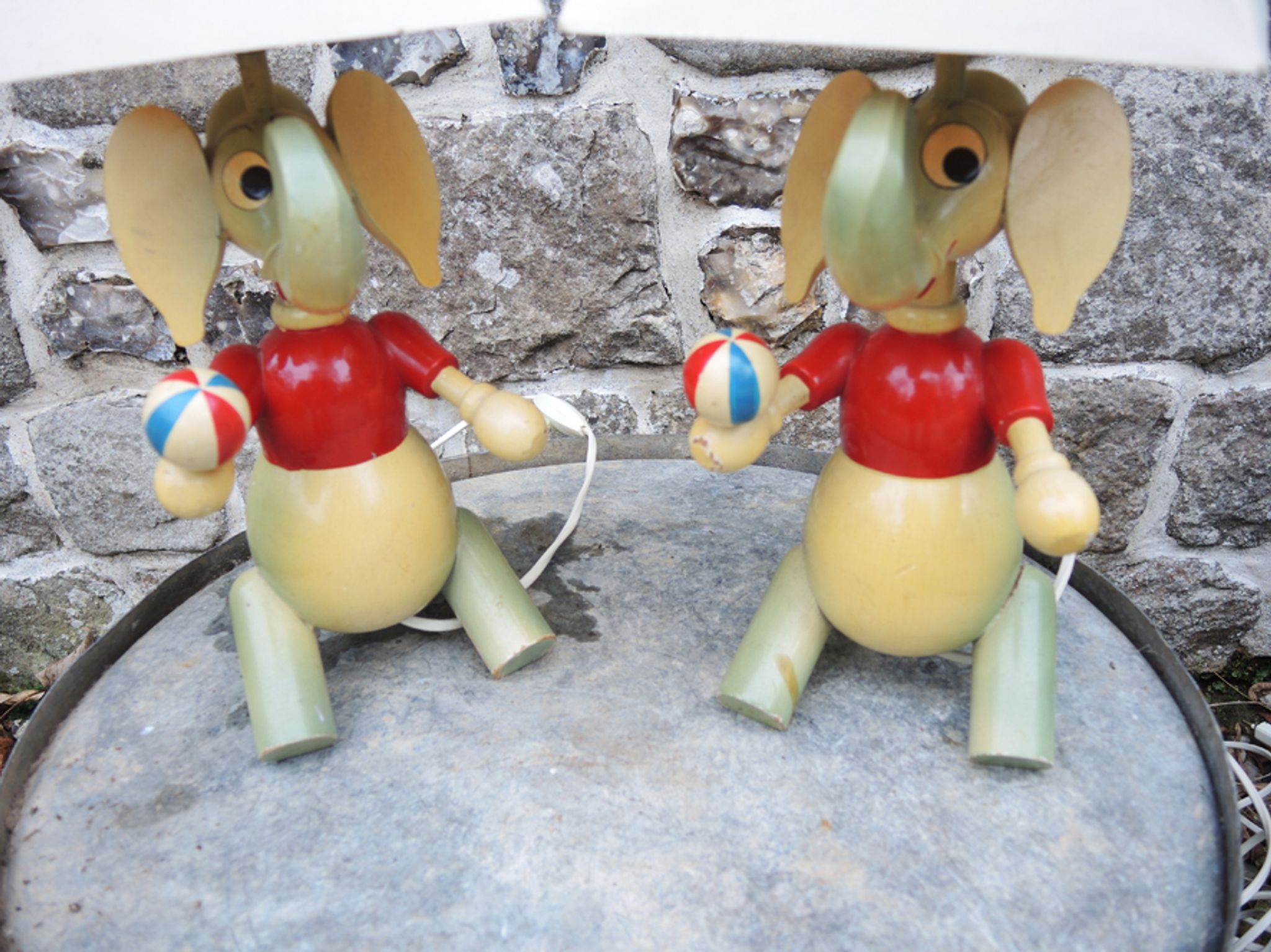 Lampes à poser en bois elephant pour enfant