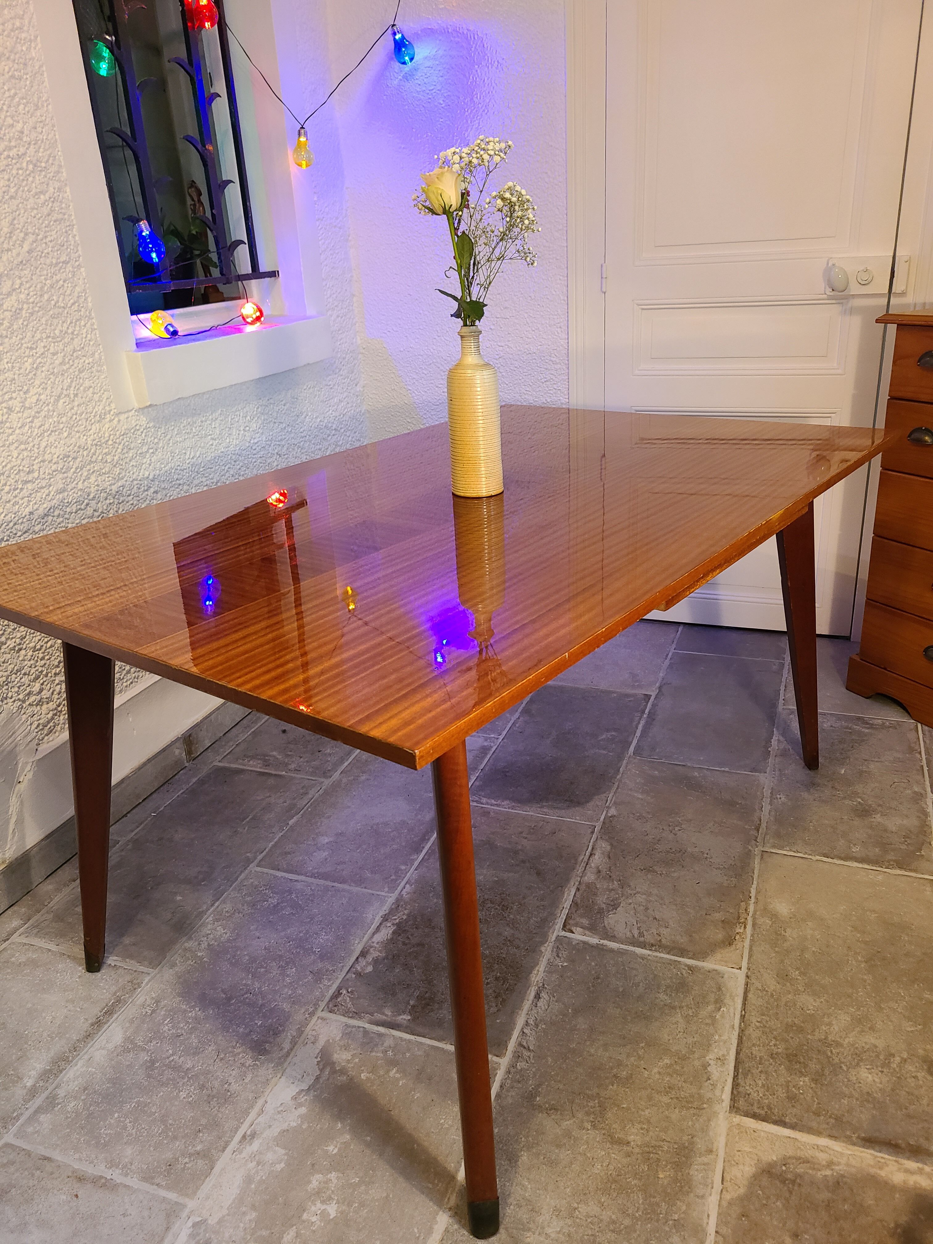 Scandinavian style vintage table 12 people
