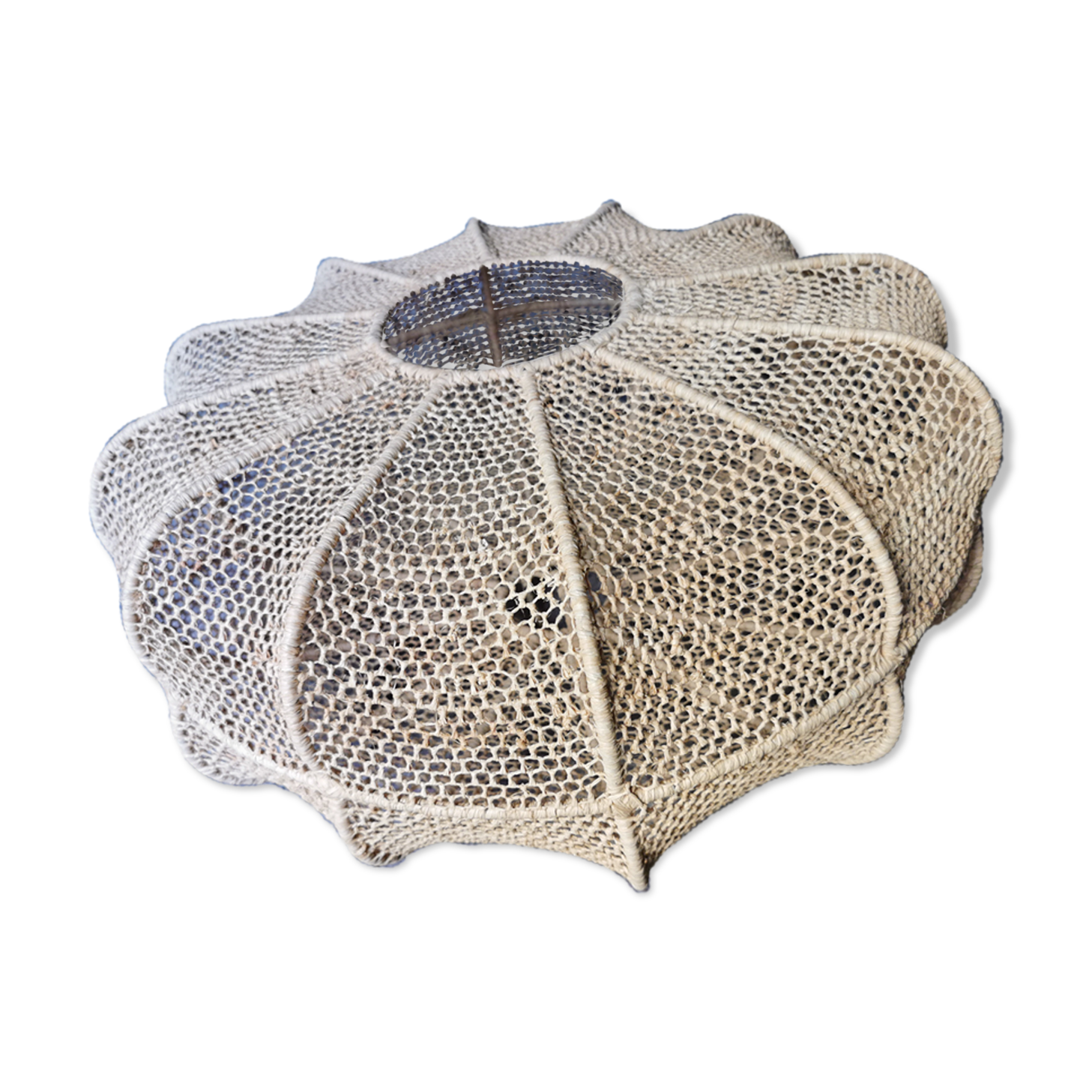 Handmade raffia suspension light