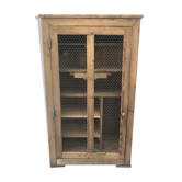 Cabinet former guard eat