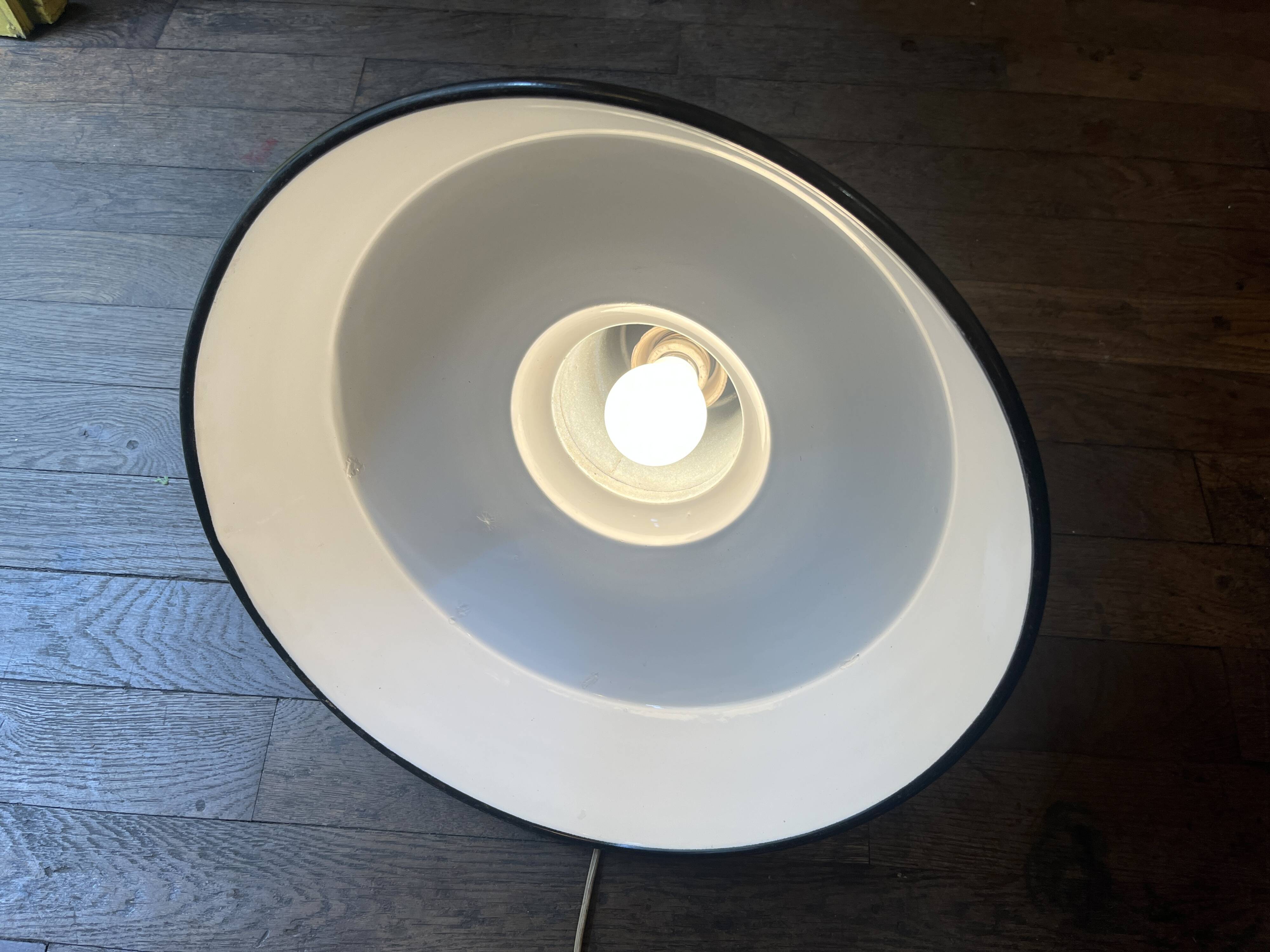 Industrial pendant light in black and white enamelled sheet metal factory bowl