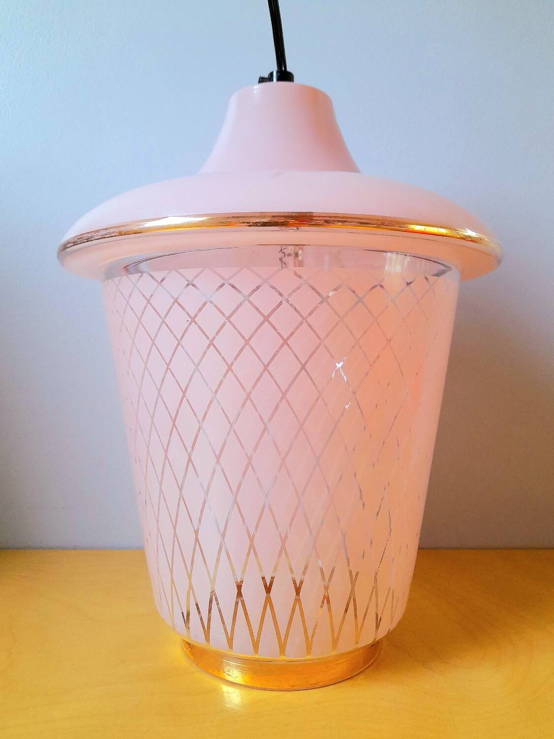 Suspension en verre sérigraphié 1950.