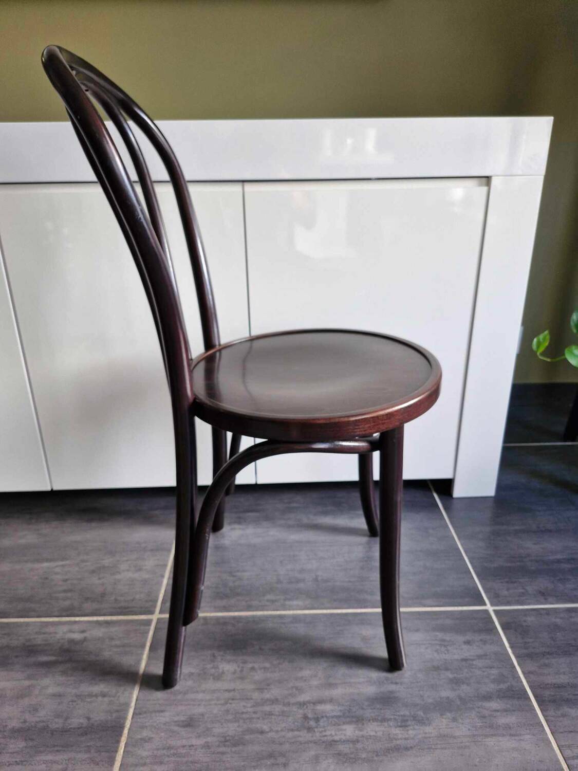 Series of 10 bistro chairs