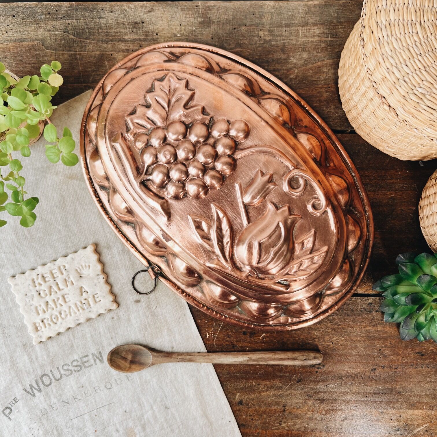 Oval copper cake mold