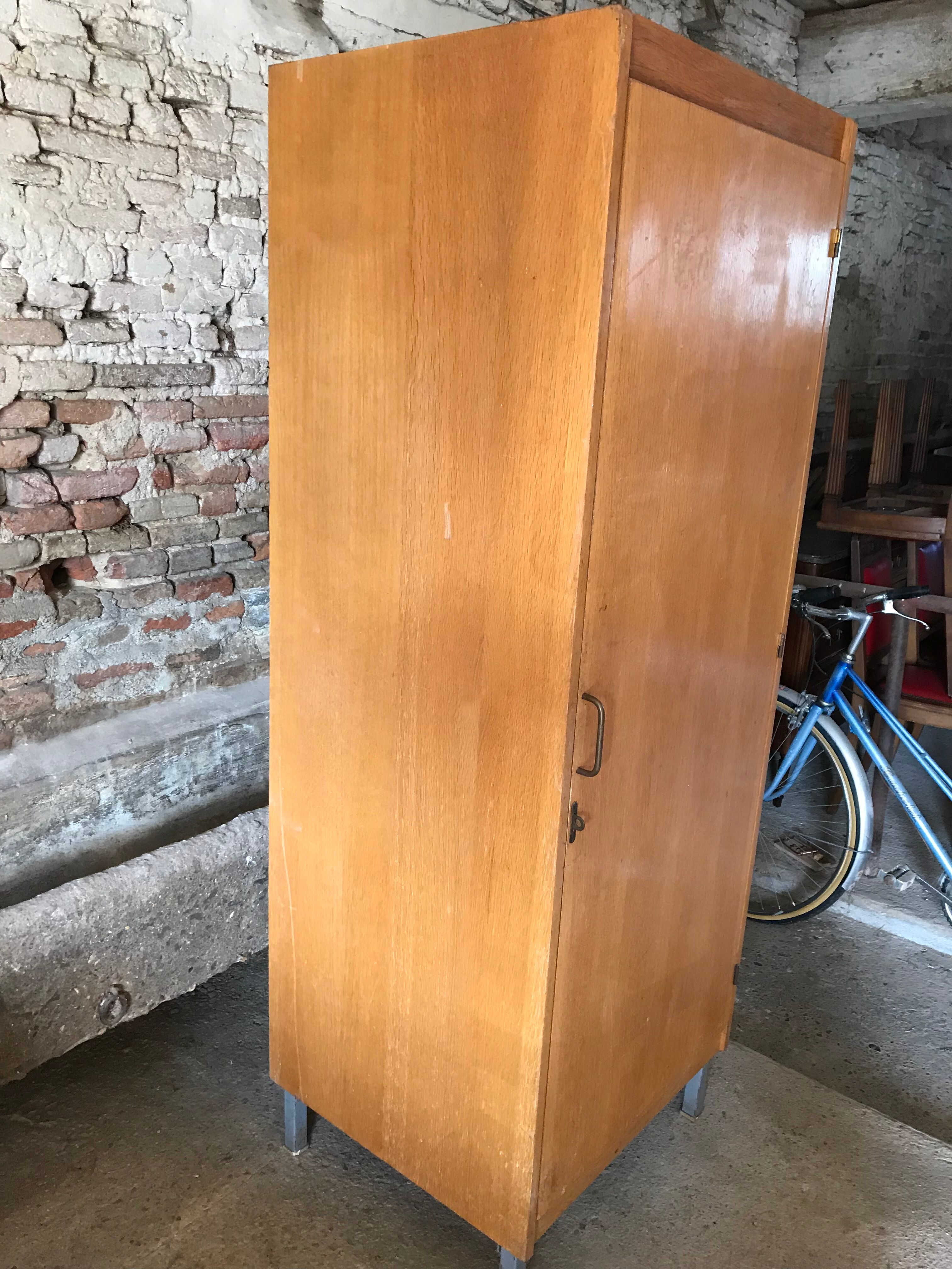 Armoire d’internat chêne 1960
