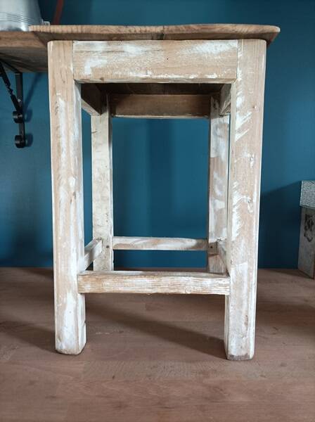 Solid wood stool square seat patinated feet
