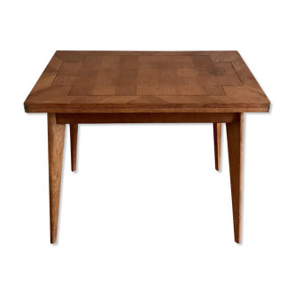 Foldable dining table