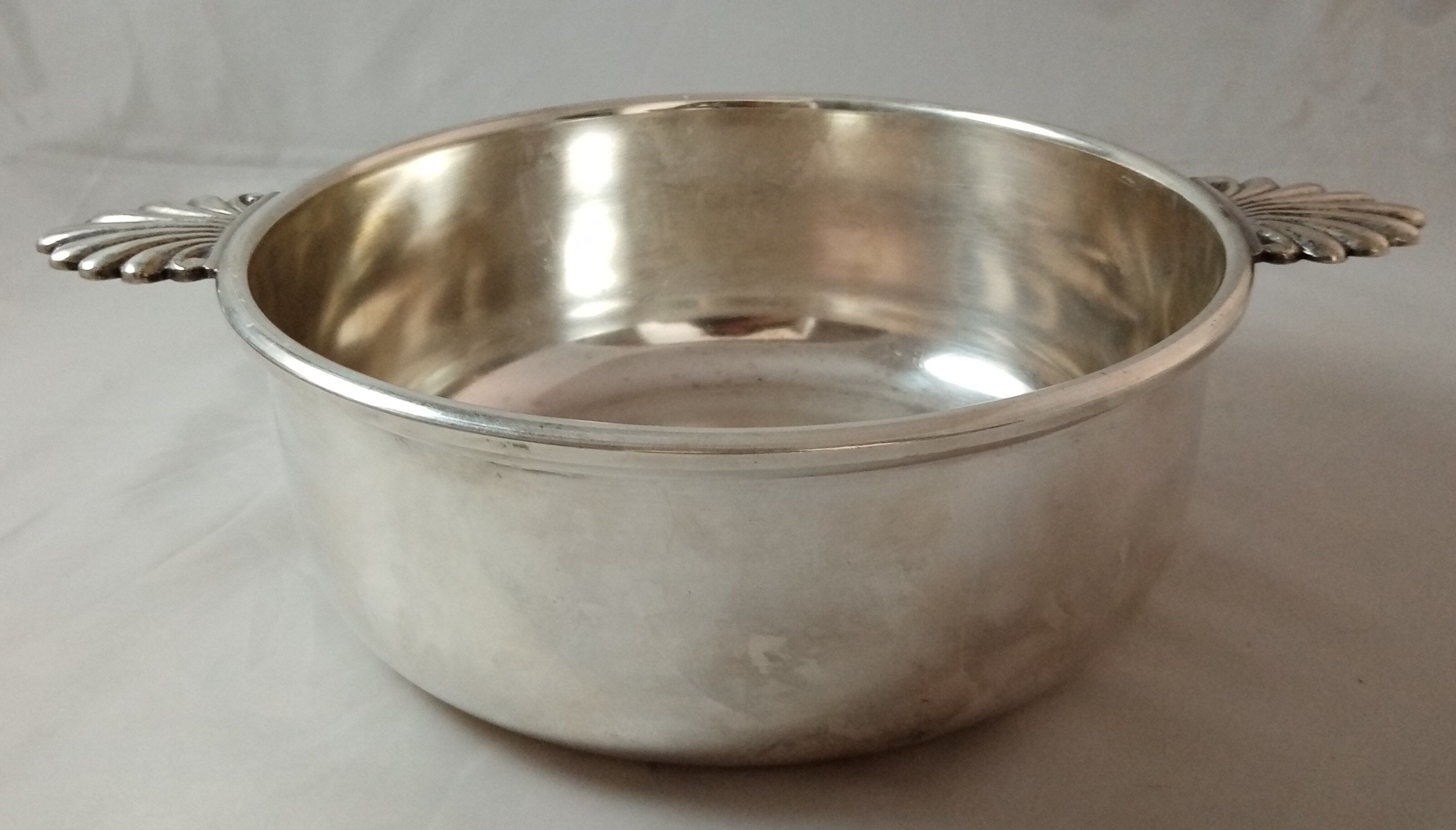 Old hollow plate silver metal handles shells