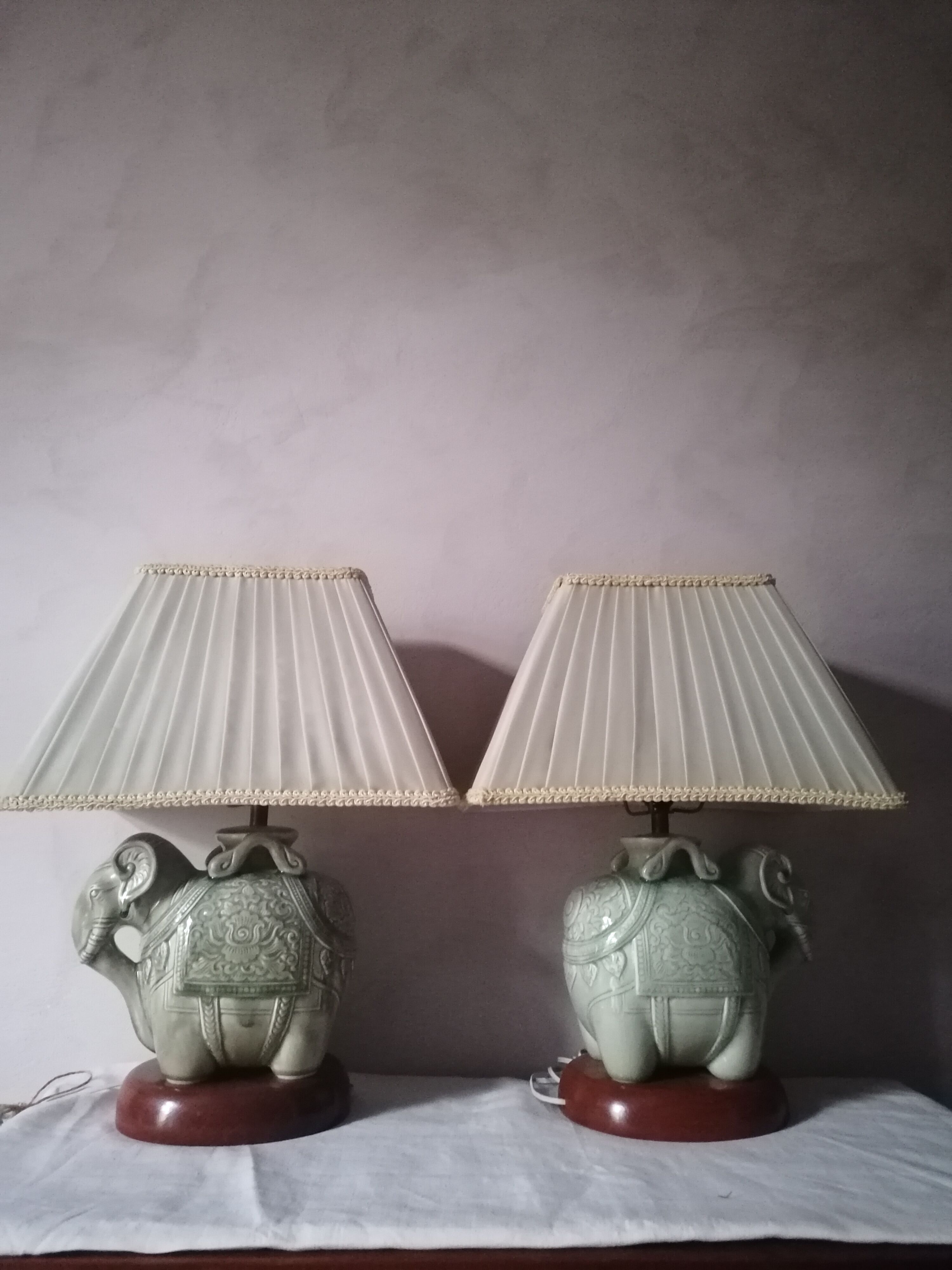 Duo de lampes éléphant en ceramique