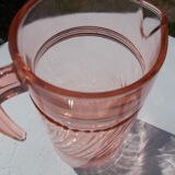 Pichet en verre rose
