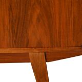 Nordic bookcase with sideboard