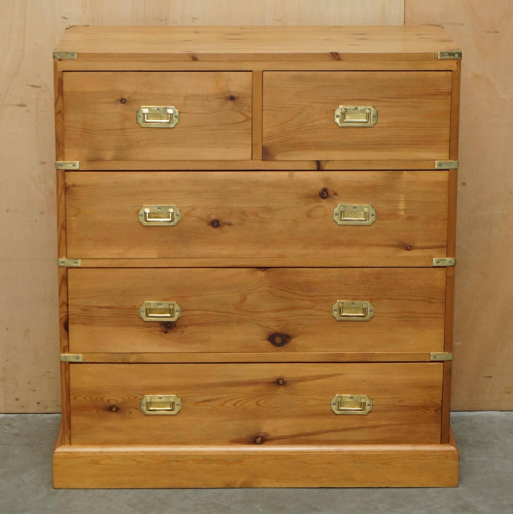 Commodes de campagne & tables de chevet