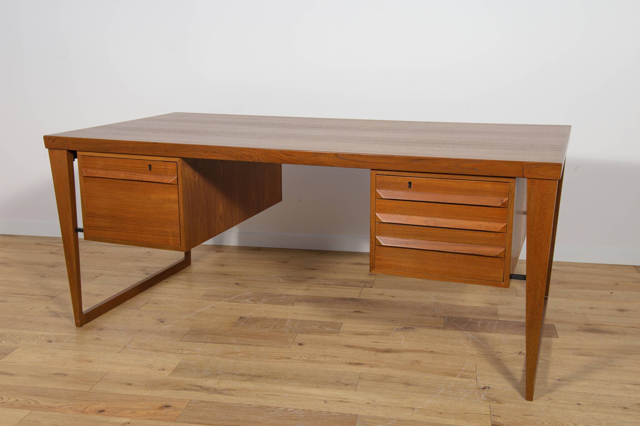 Teak Model 70 Desk by Kai Kristiansen for Feldballes Møbelfabrik, 1960s