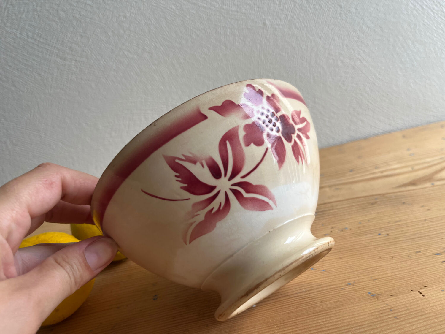 Old earthenware bowl on a pedestal, Digoin Sarreguemines model Georg.