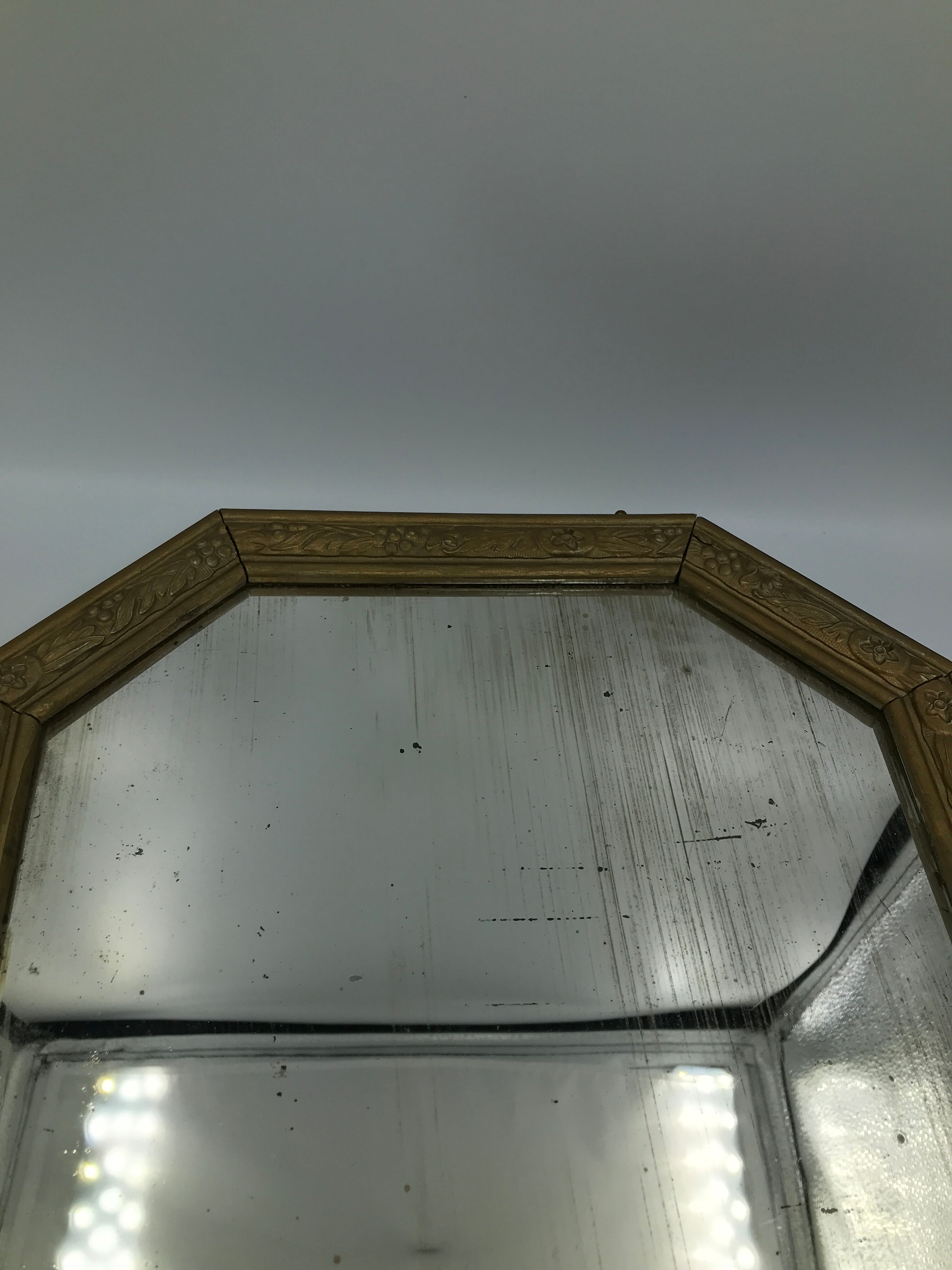 Miroir ancien en bois décor doré vintage - 31x49cm