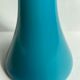 Vase en opaline bleu