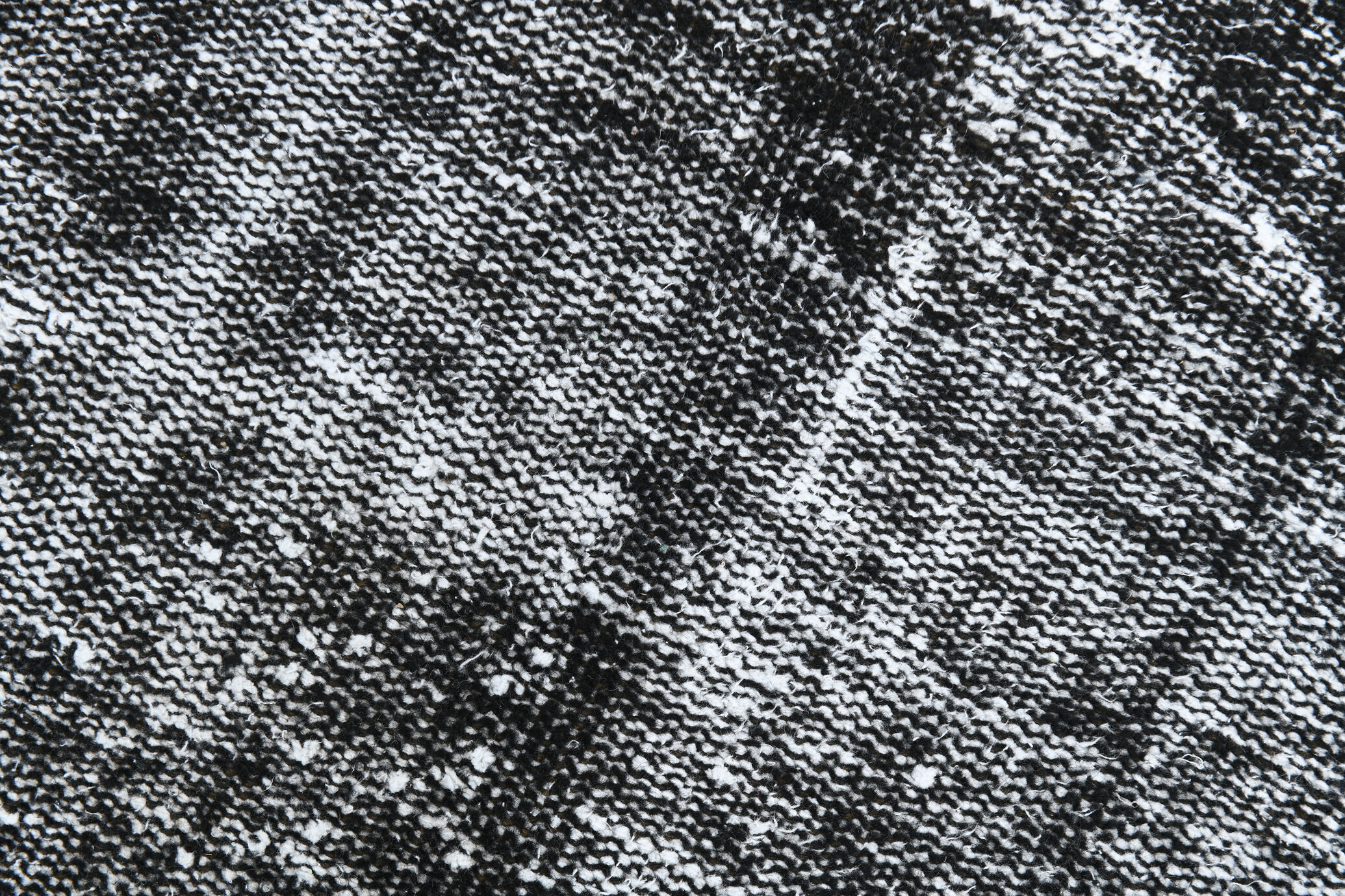 Handknotted wool rug, 284x172cm