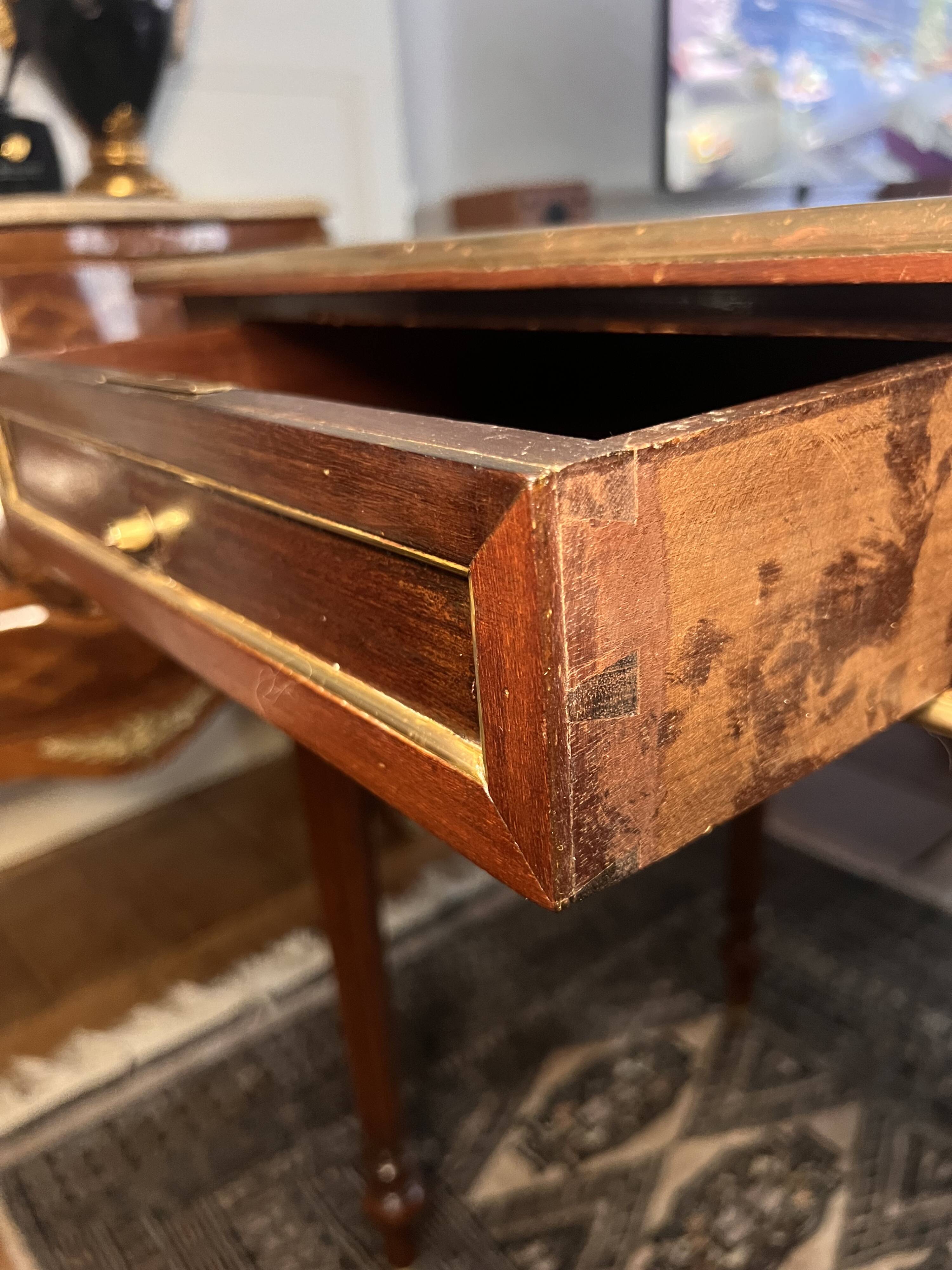 Small Louis XVI style desk - Late 19th century