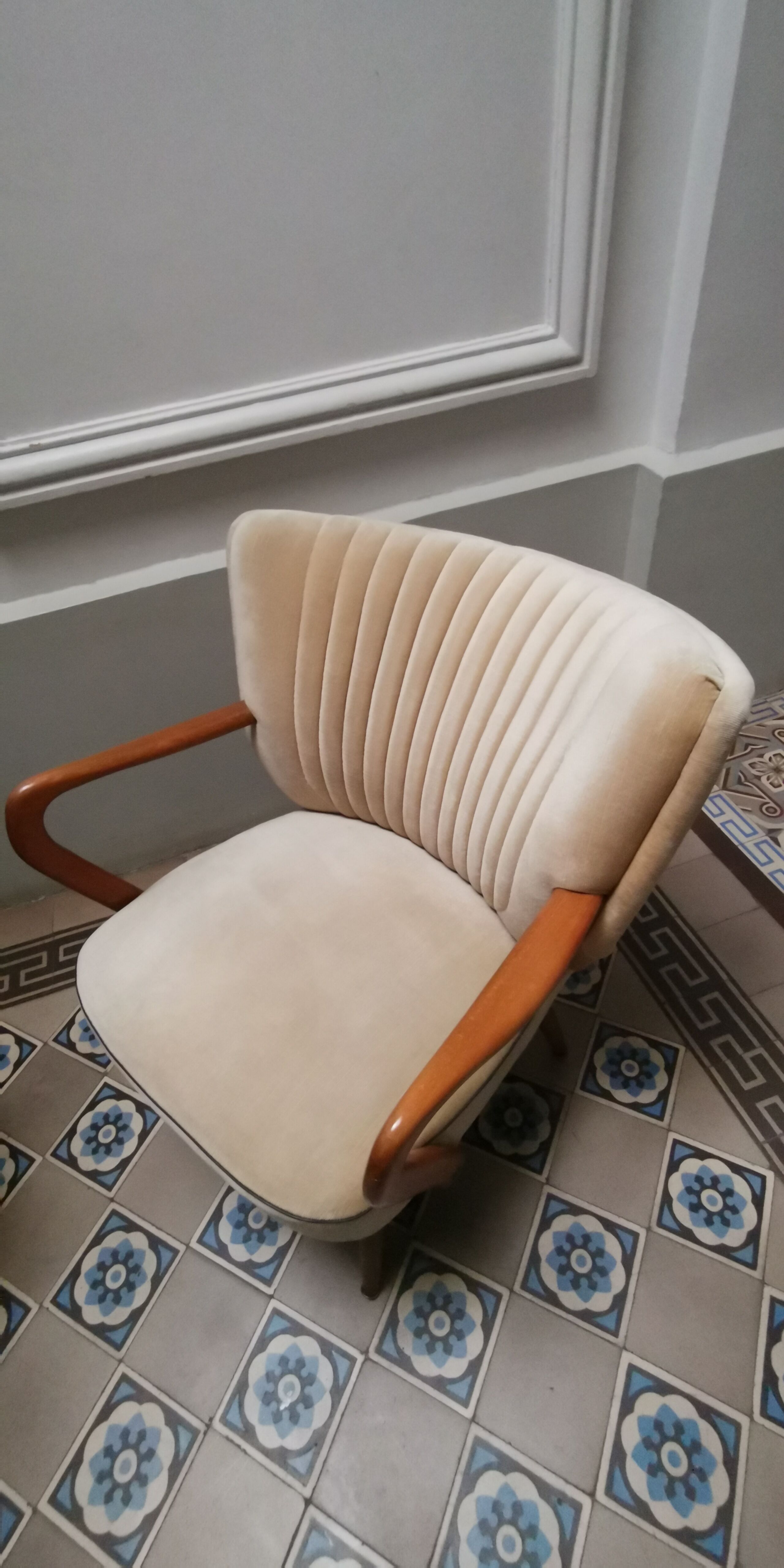 Vintage armchair 50s 60 velvet beige champagne