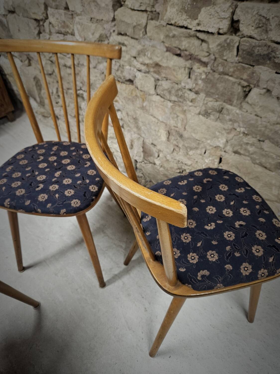 Lot of 6 bistro bar chairs from the 1960s