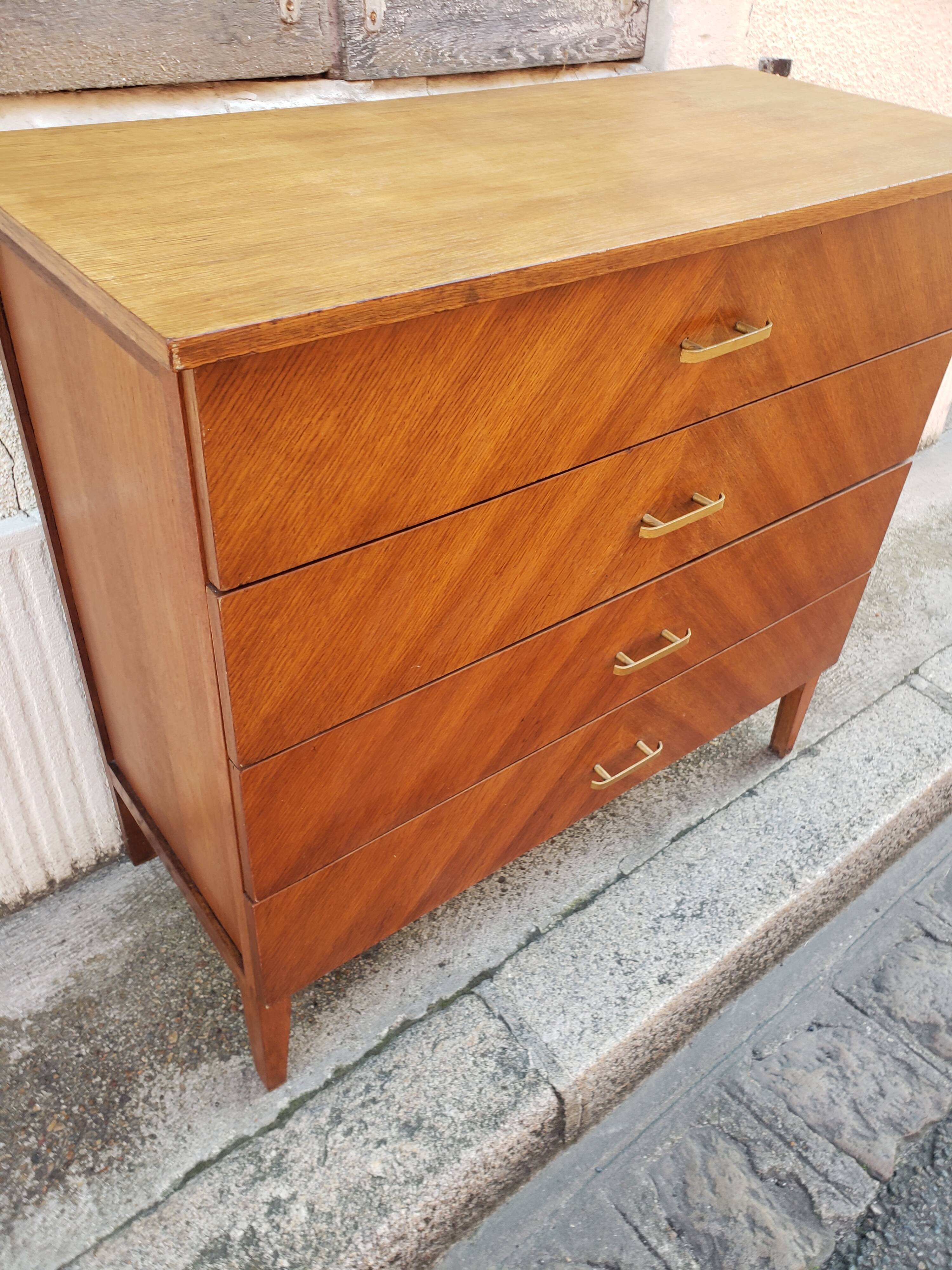 Commode vintage design chevrons