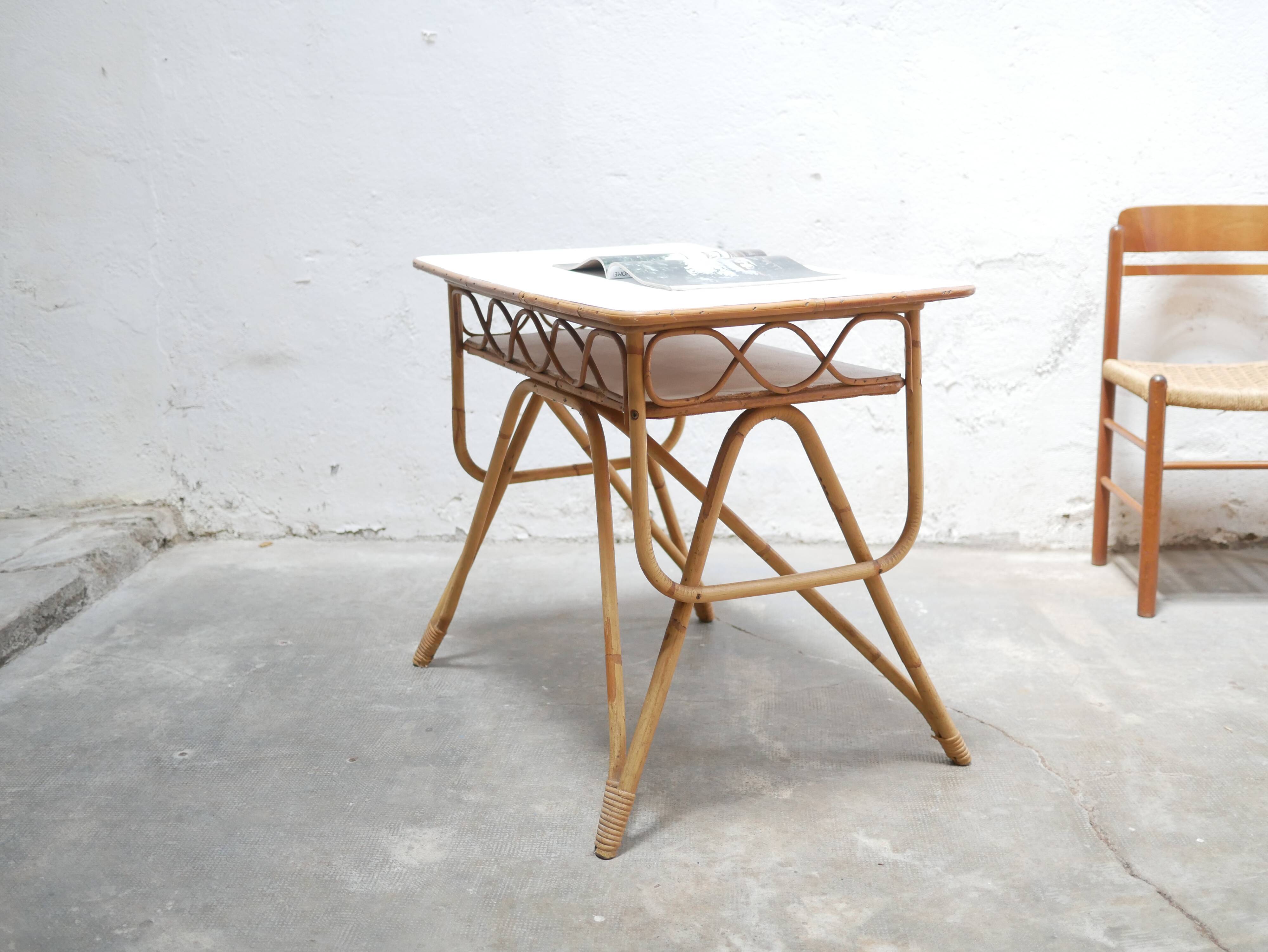 Bureau vintage en rotin