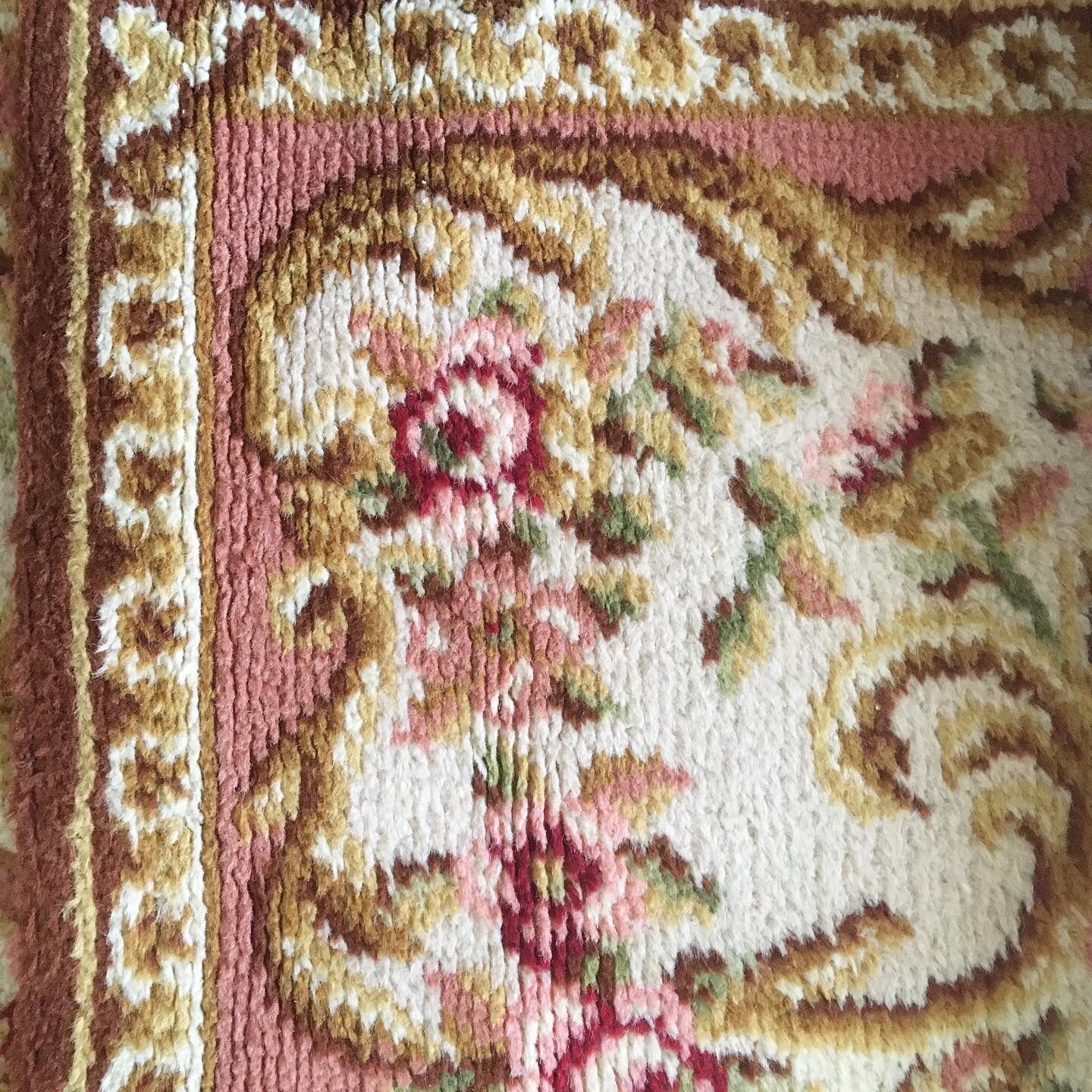 Vintage carpet 140x74cm