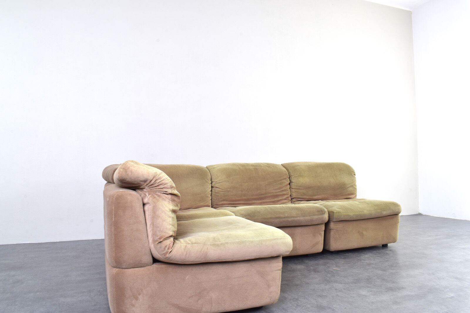 Mid-Century Modular Corner Sofa by Rolf Benz, 1970s.