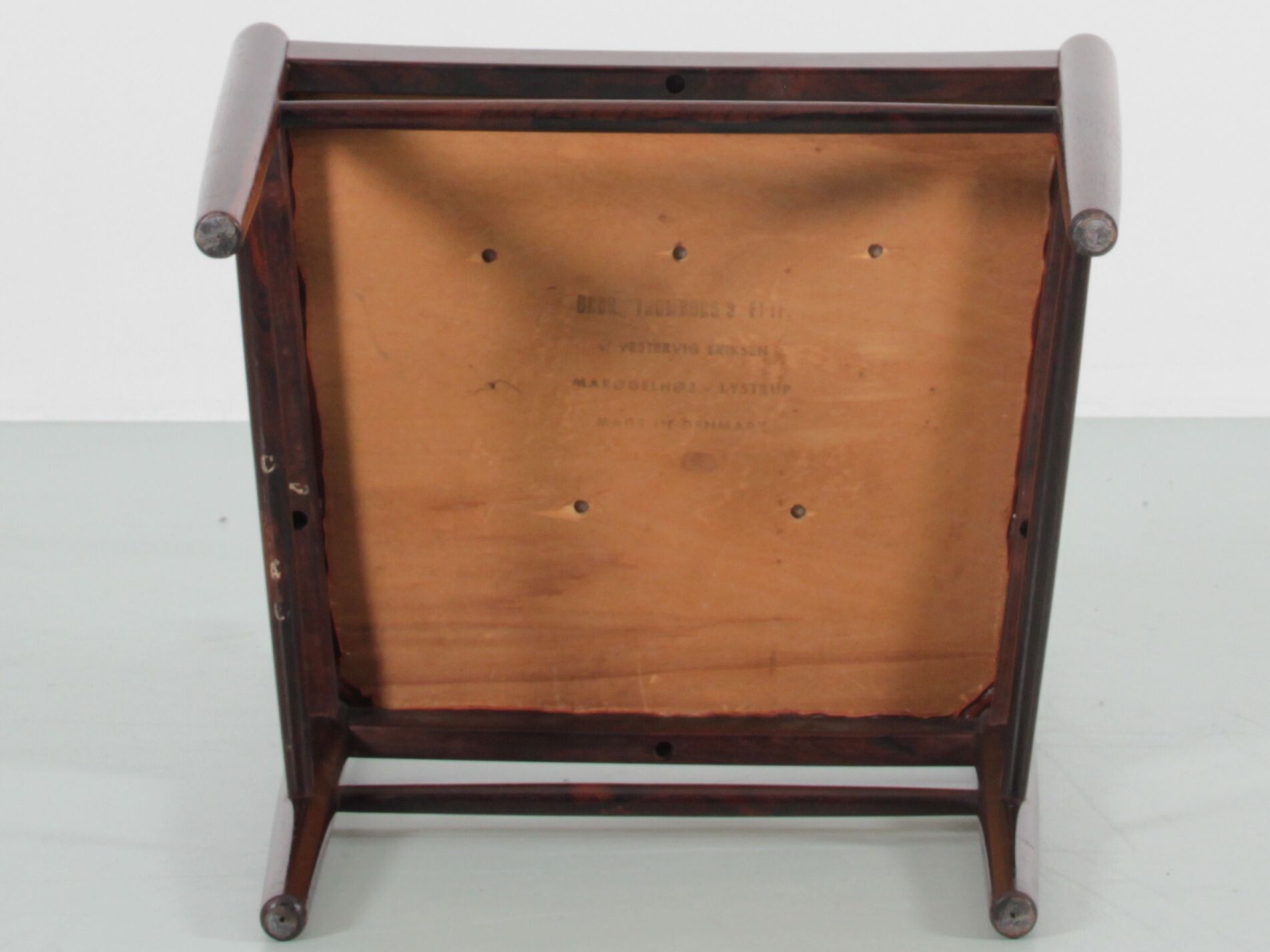 Suite of 4 Scandinavian chairs in Rio rosewood