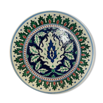 Round ceramic dish