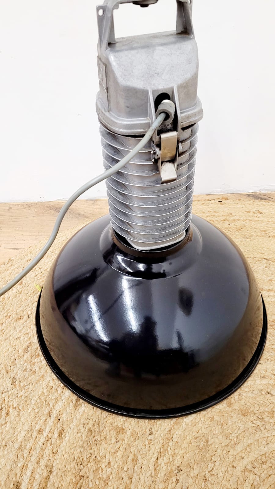 3 philips industrial suspension lamps