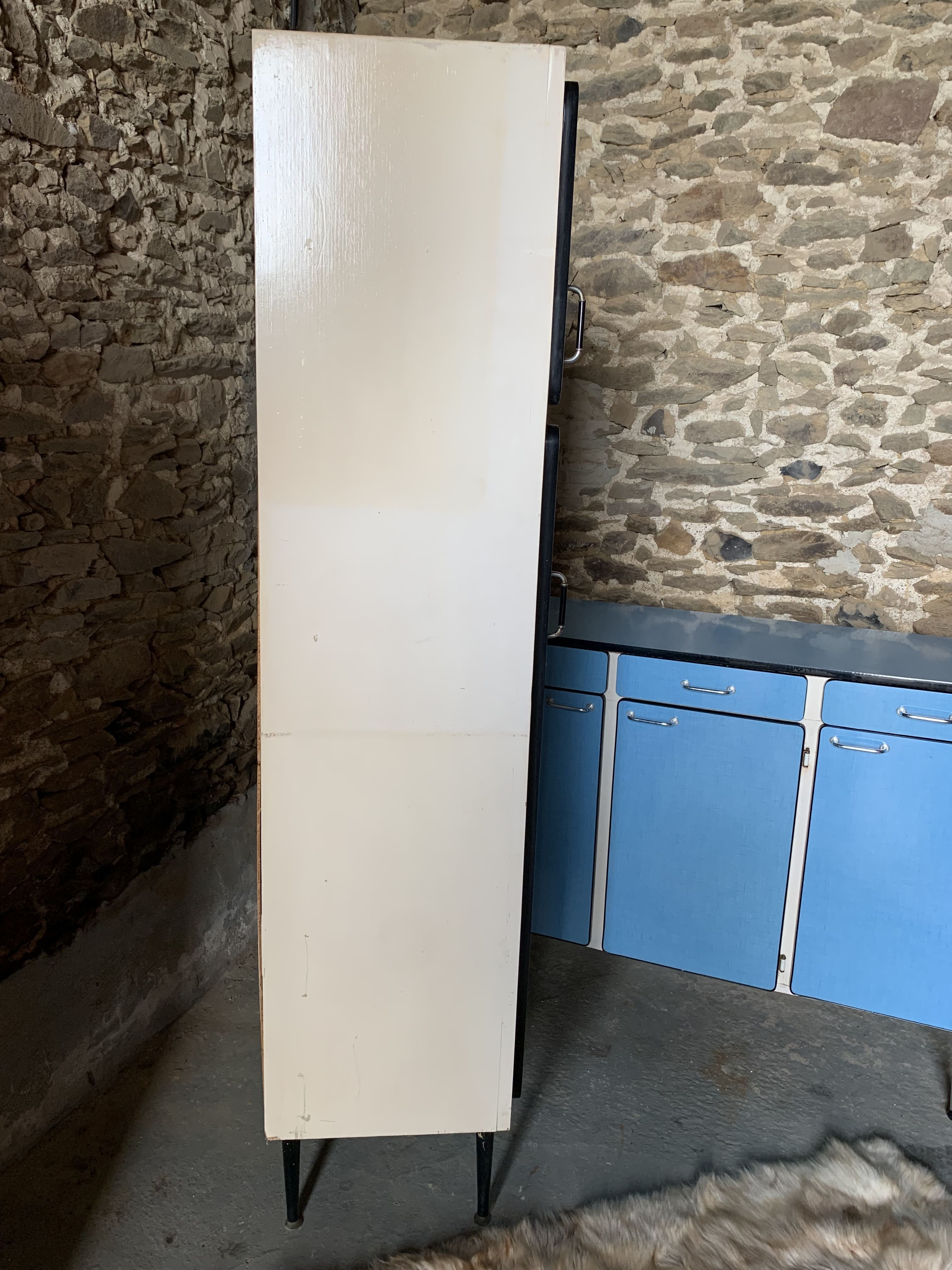 2-door wardrobe