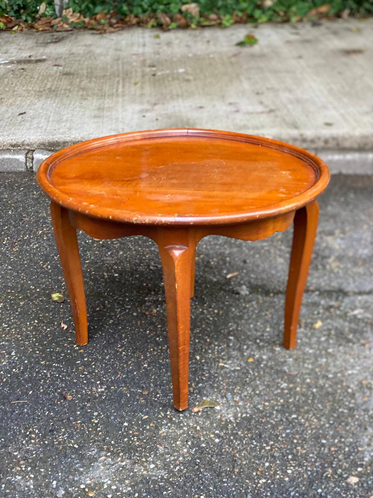 Louis XV round coffee table in solid wood