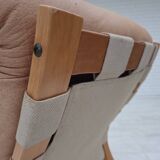 Fauteuil norvégien des années 1970, modèle "Kengu", cuir de meuble.