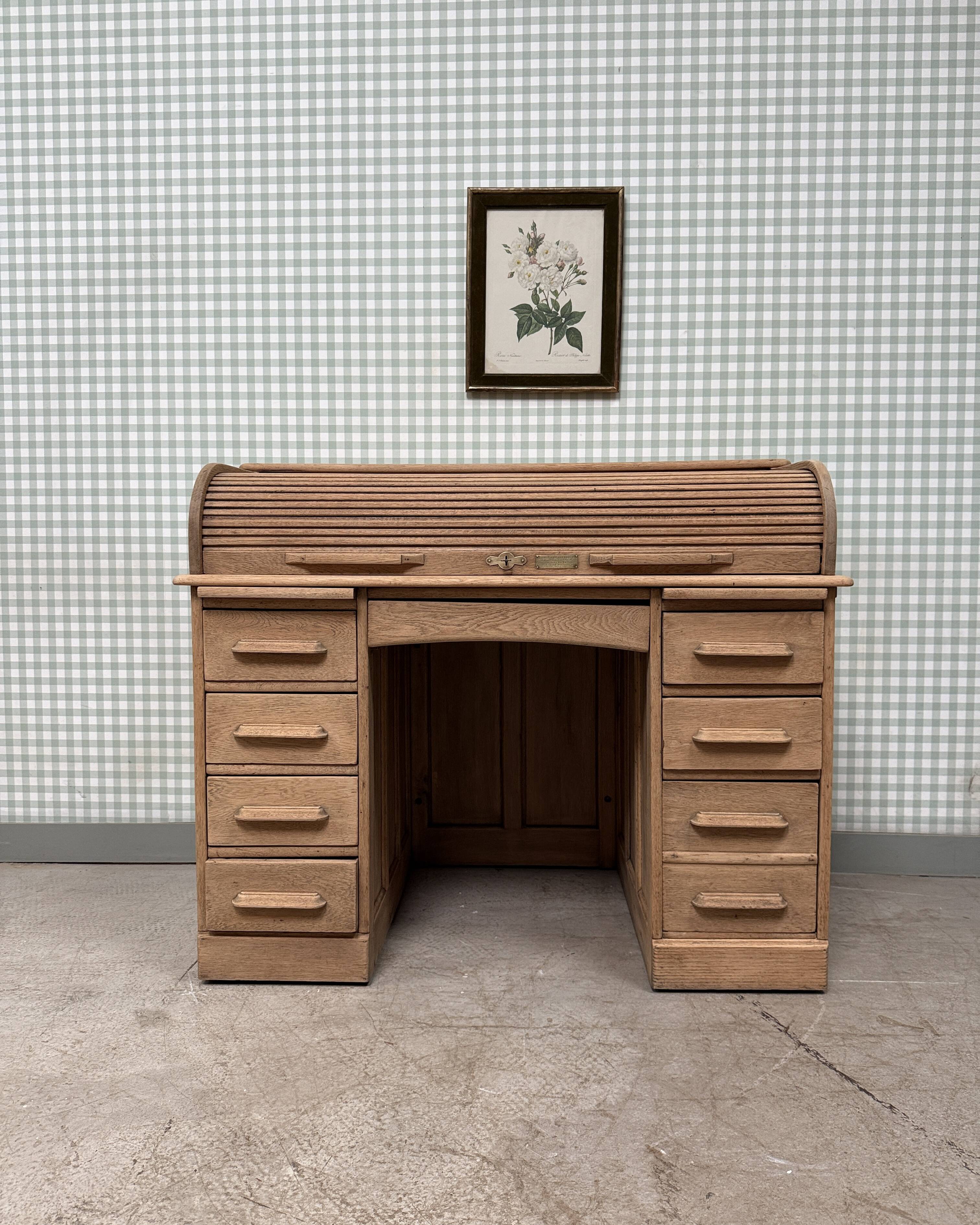 American cylinder desk (renovated)