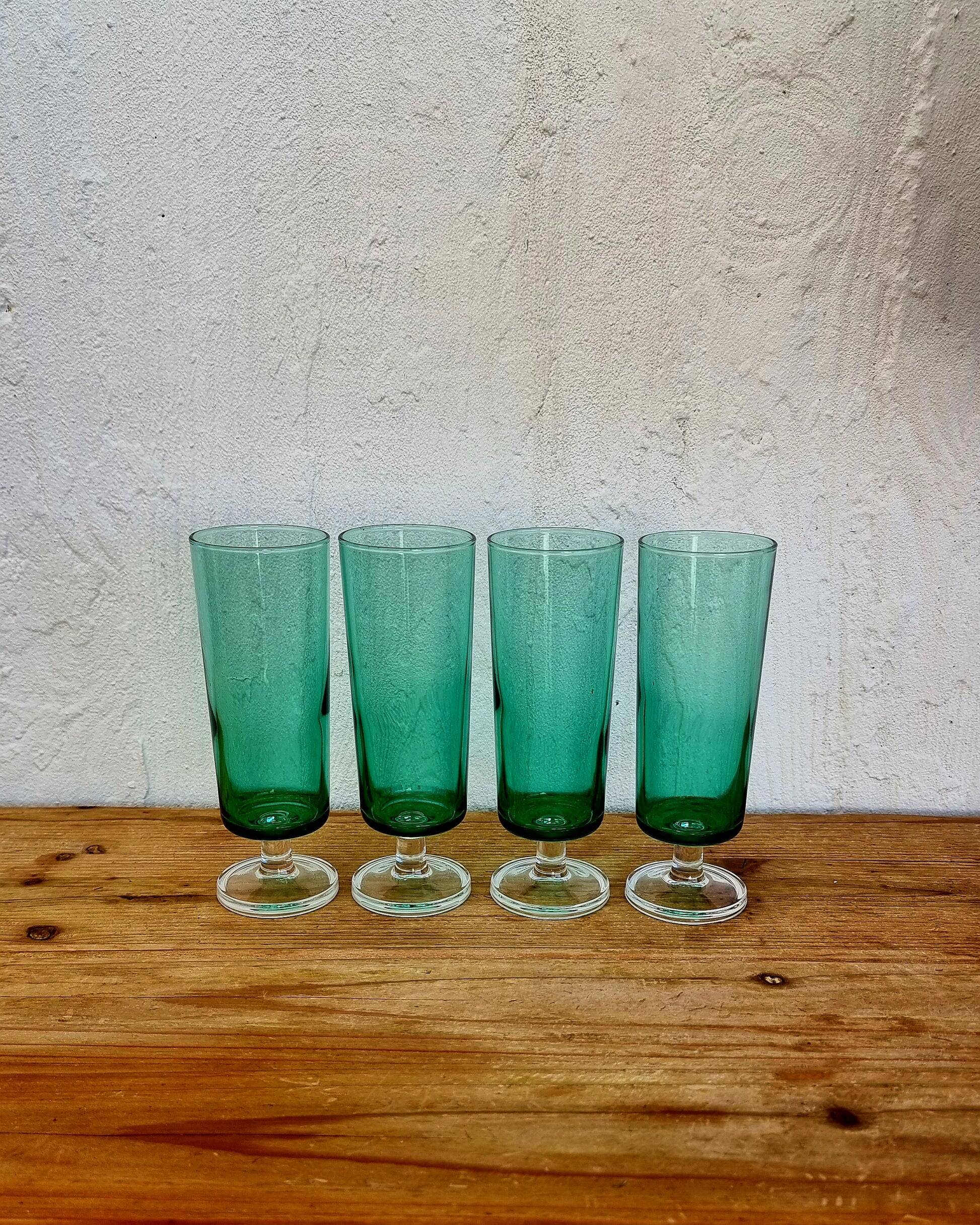 4 vintage 1970s green Luminarc Cavalier champagne flutes