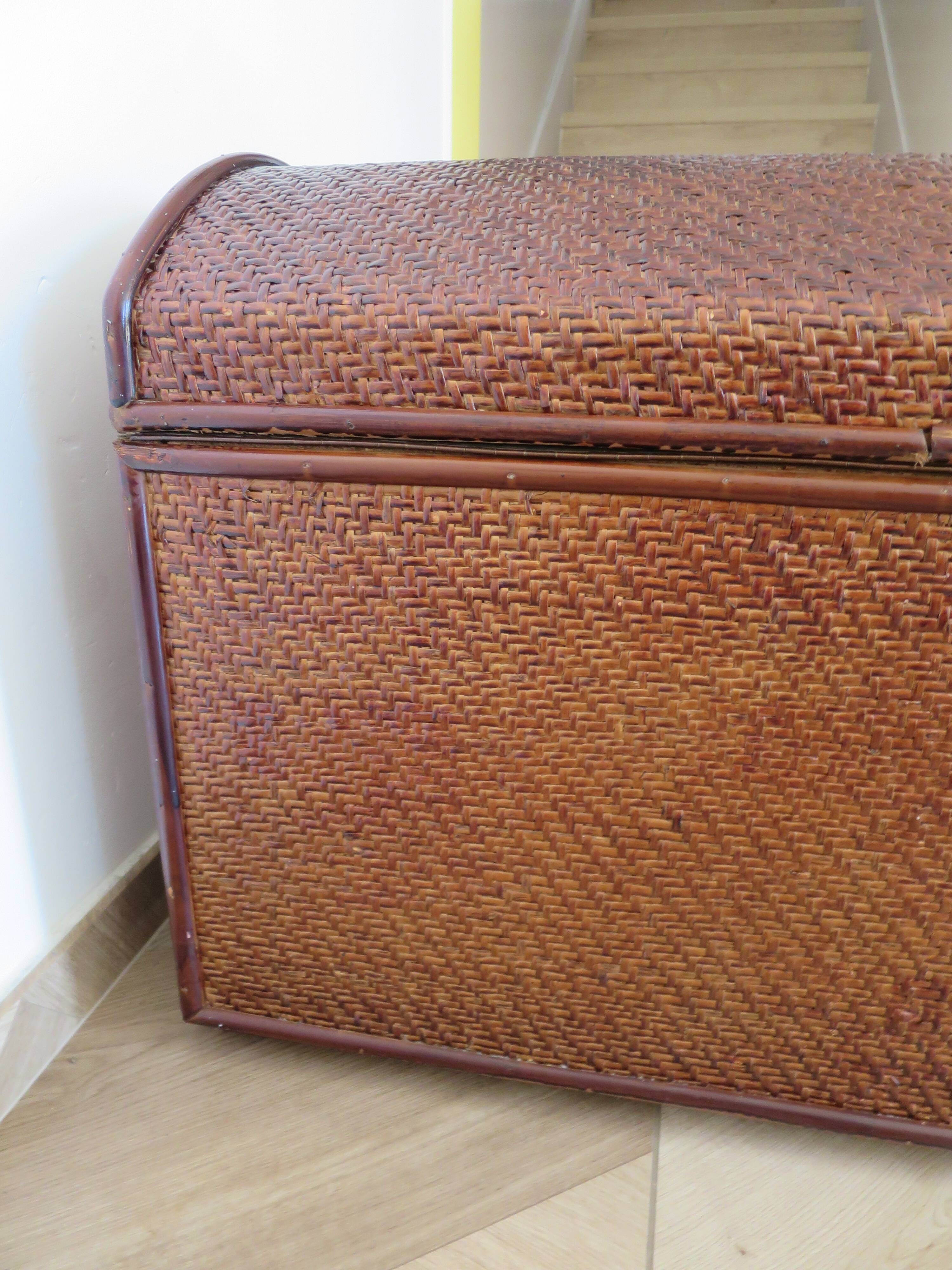 Vintage storage chest - curved - woven rattan - 1970s - mahogany colour