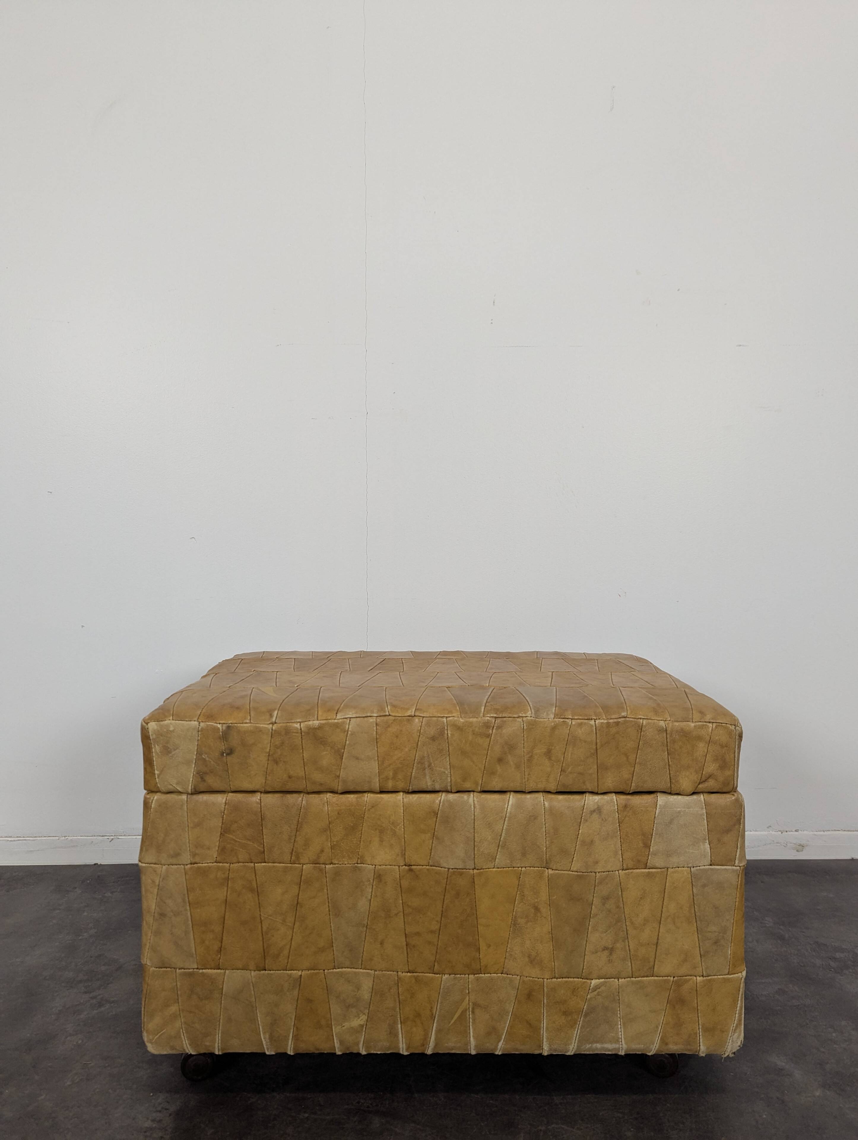 Ottoman en patchwork de cuir de Sede