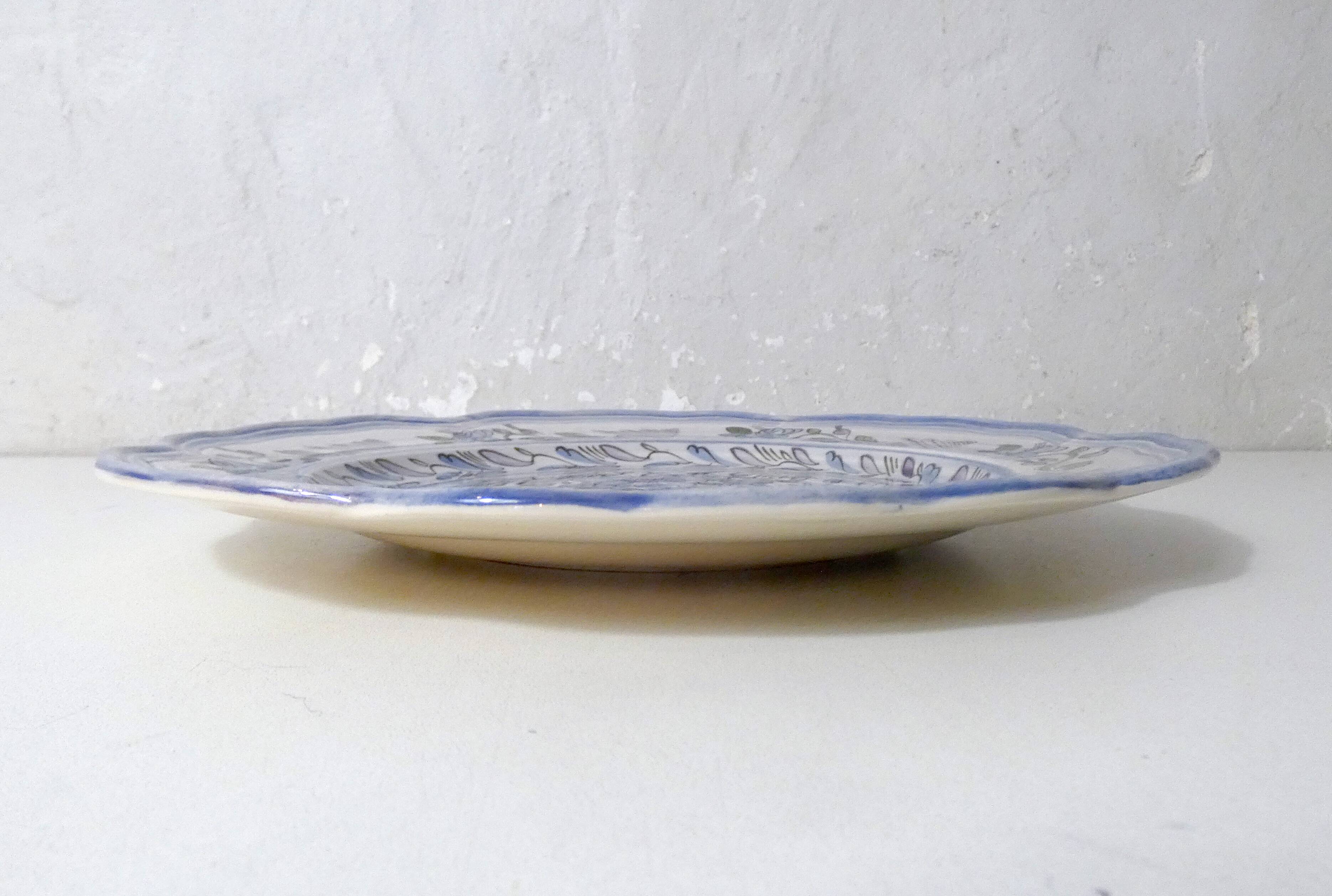 Assiette plate signée Taillandier Rochefort en Terre