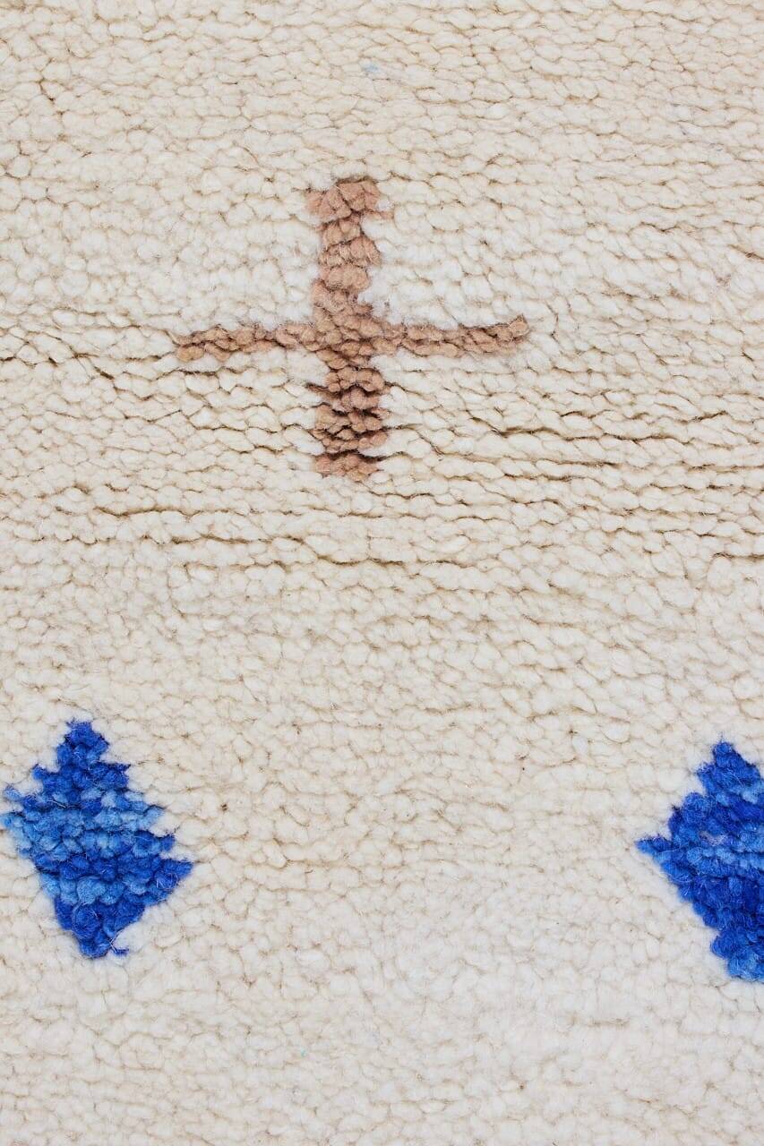 Berber mrirt wool rug measuring 250cmx150cm